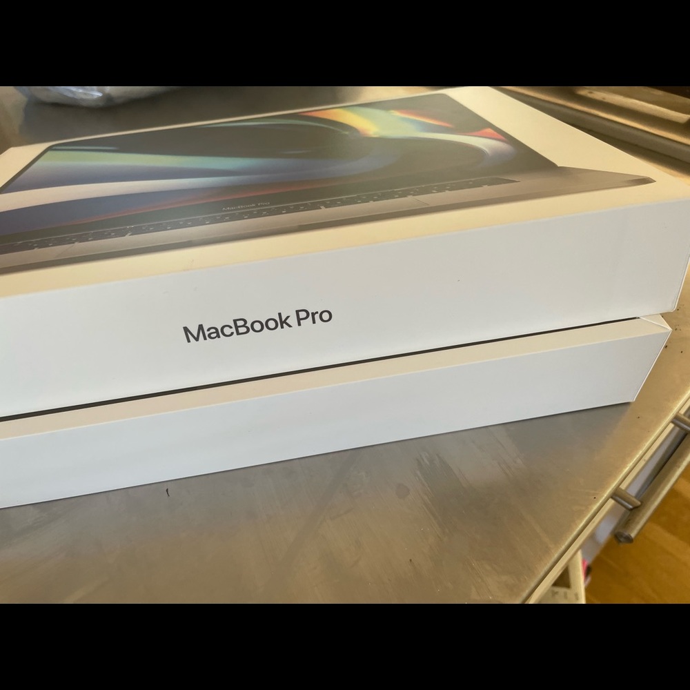 Original box/packaging for Apple MacBook Pro